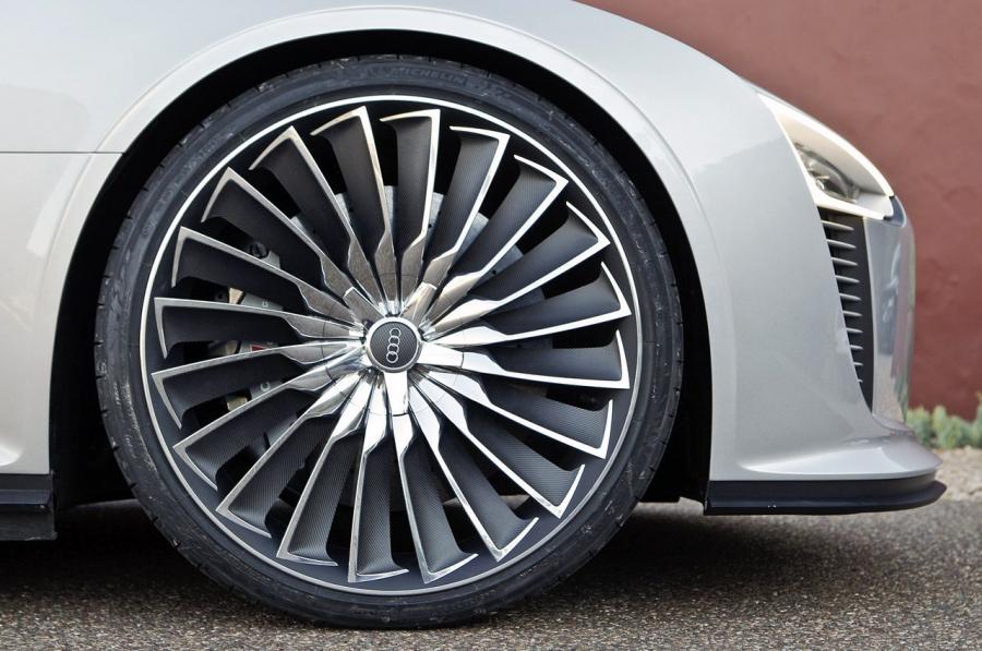 Колеса Audi e-Tron Spyder Concept 2010 года  (фото 68 из 105)